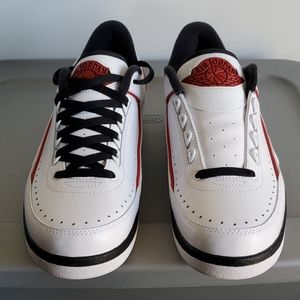 Air Jordan 2 Retro Low, Size 9, 832819-101